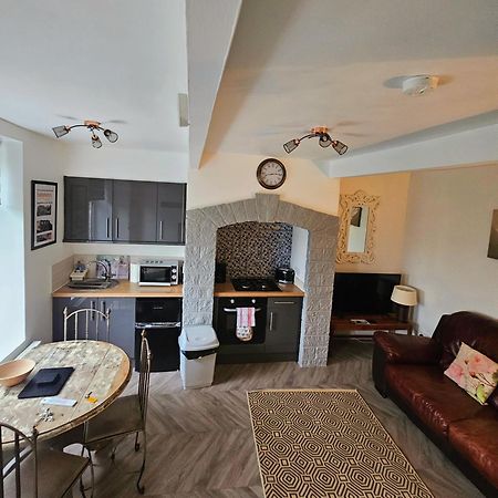 הודרספילד The Retreat At Plover Cottage Lindley מראה חיצוני תמונה