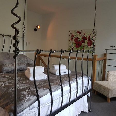 הודרספילד The Retreat At Plover Cottage Lindley מראה חיצוני תמונה
